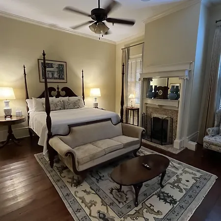 1842 Inn-2