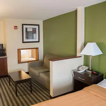 Quality Inn & Suites Loves Park Near Rockford-3