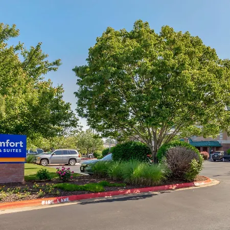 Comfort Inn & Suites Fayetteville-University Area-2