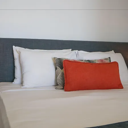 Broadbeach Savannah Resort-3