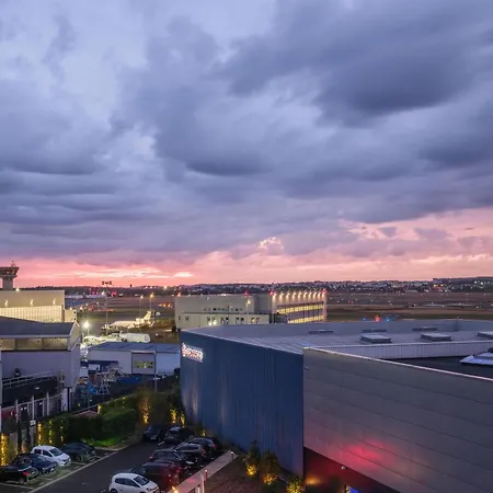 Campanile Le Bourget – Airport-2