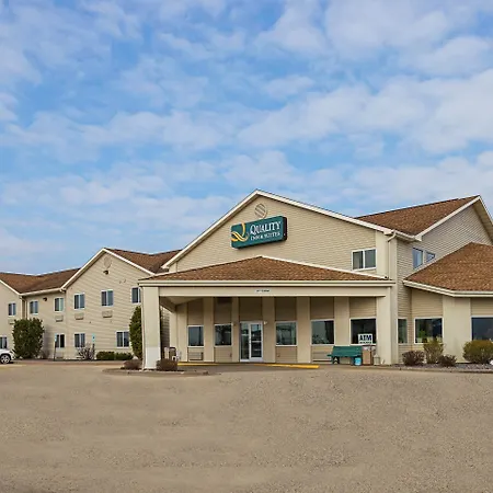 Quality Inn & Suites Belmont - Platteville-3