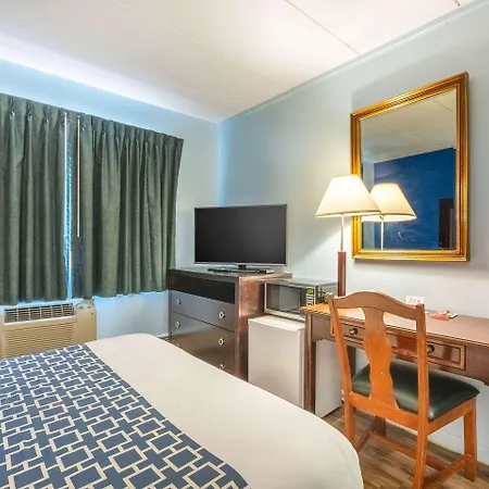 Econo Lodge Inn & Suites Windsor Locks Bradley Airport-2