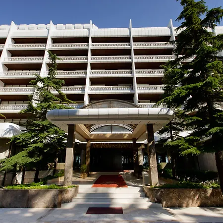 The Palace Hotel, Sunny Day-3
