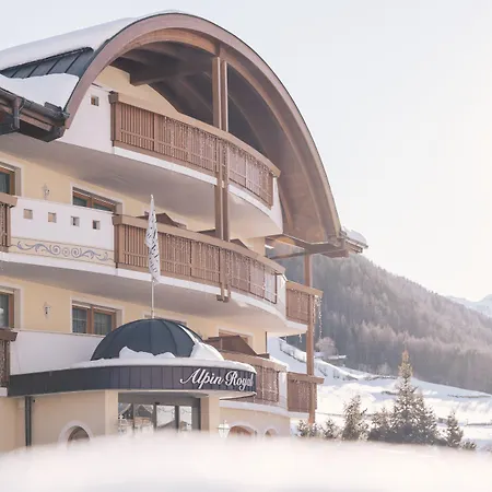 Wellness Refugium & Resort Hotel Alpin Royal - Small Luxury Hotels Of The World-2