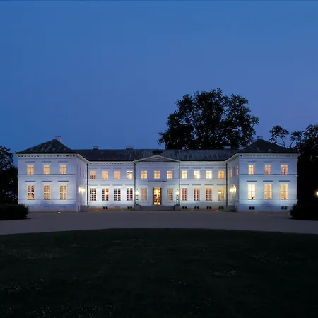 Hotel Schloss Neuhardenberg-3