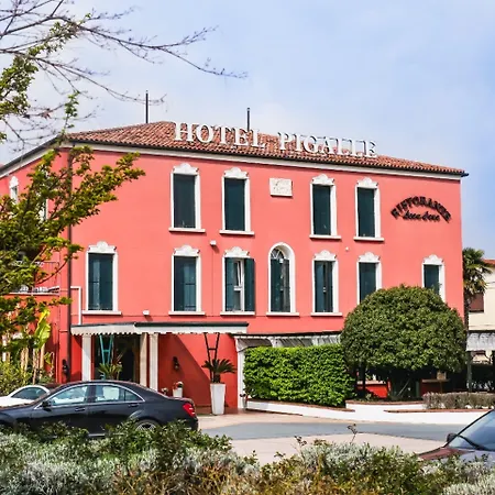Hotel Villa Pigalle-2