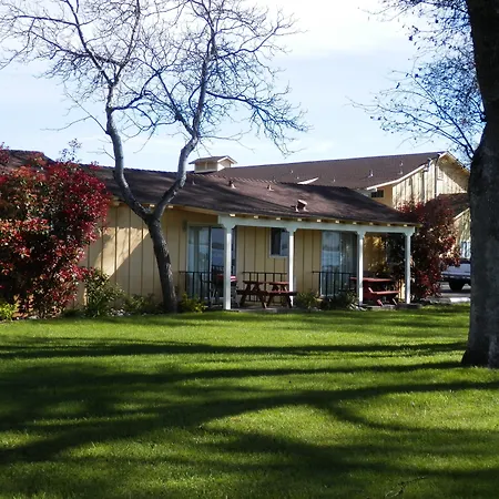 Skylark Shores Resort-3