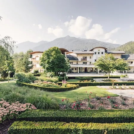 Alpenpalace Luxury Hideaway & Spa Retreat-2