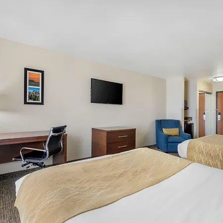 Comfort Inn & Suites Mitchell I-90-2