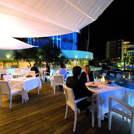 Hotel Waldorf- Premier Resort-3