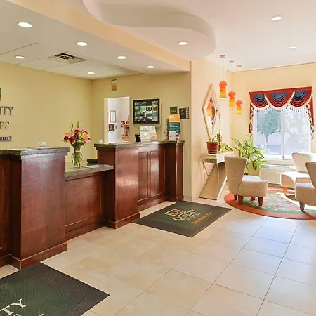 Quality Suites Stratford-2