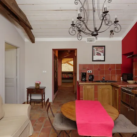 Domaine Des Clos Hotel Et Appartements- Teritoria-2