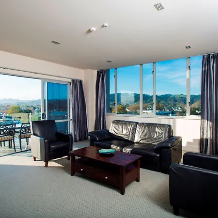 Emerald Hotel-2