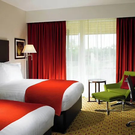 Lingfield Park Marriott Hotel & Country Club-2