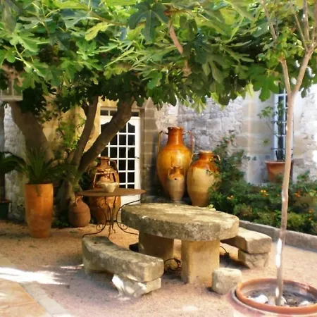 Château d'Arpaillargues les Collectionneurs-2