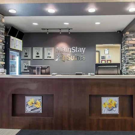 Mainstay Suites Winnipeg Airport-3