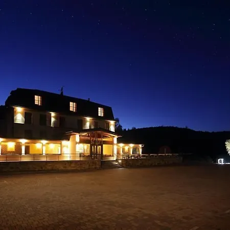 Hotel Ostrov-3