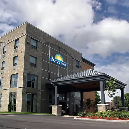 Days Inn By Wyndham Levis-2