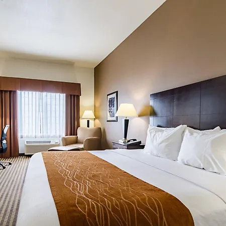 Comfort Inn & Suites Lawrence - University Area-3