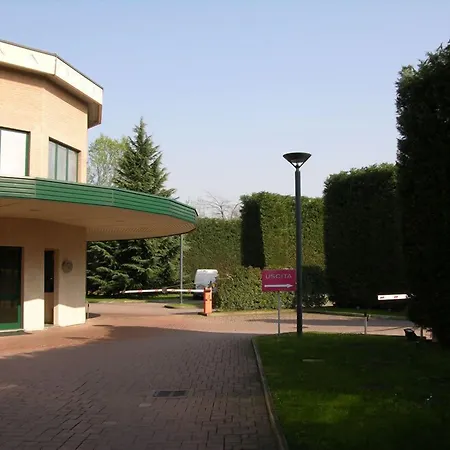 Dreamhotel-2
