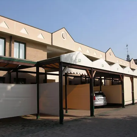 Dreamhotel-3