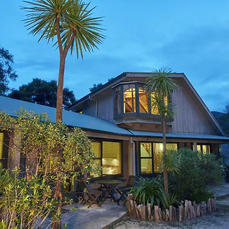Awaroa Lodge-2