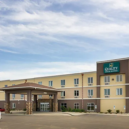 Quality Inn & Suites Minot North-2