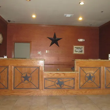 Econo Lodge Inn & Suites Bridgeport-2