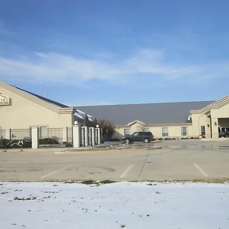 Econo Lodge Inn & Suites Bridgeport-3