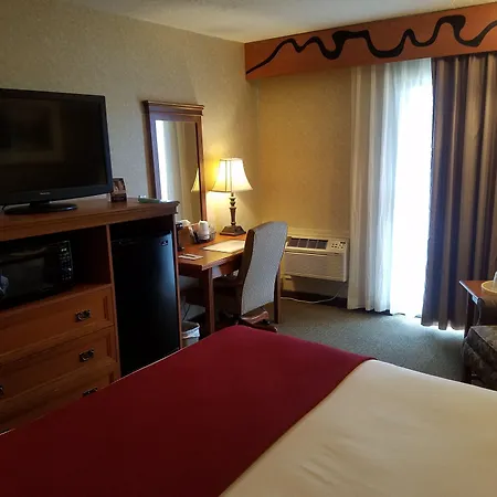 Best Western Plus Rivershore Hotel-3