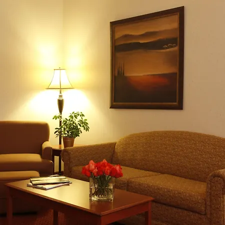 Pomeroy Inn And Suites Dawson Creek-2