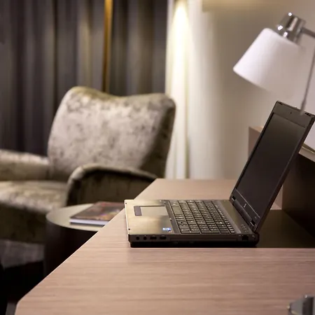 The Glen Hotel And Suites-2