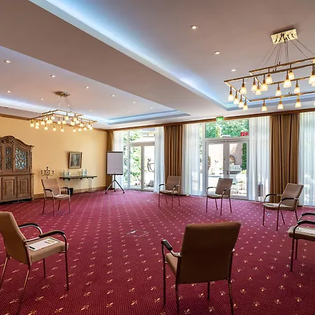 Waldhotel Tannenhaeuschen-3