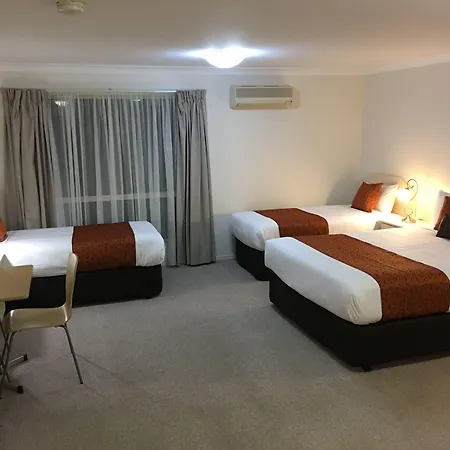 Tuckerbox Motor Inn-2