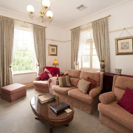 Cobb & Co Court Boutique Hotel-3
