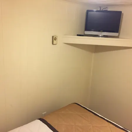 Rodeway Inn & Suites Charles Town-2