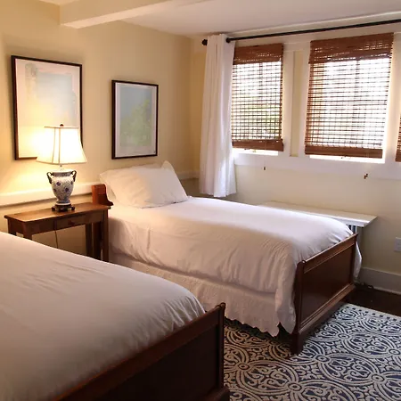 The Oak Bluffs Inn-2