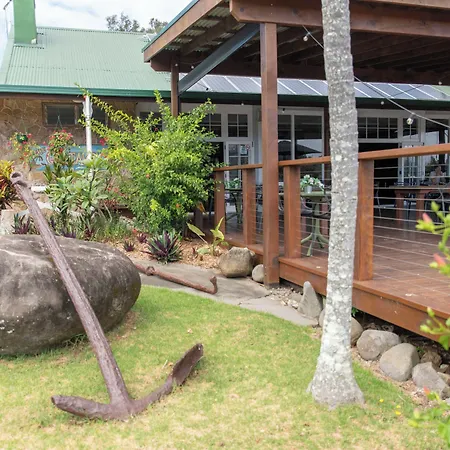 Castaway Norfolk Island-2