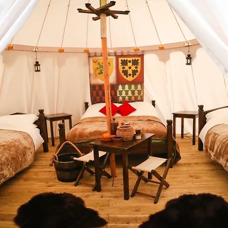 Warwick Castle Hotel & Knight'S Village-2