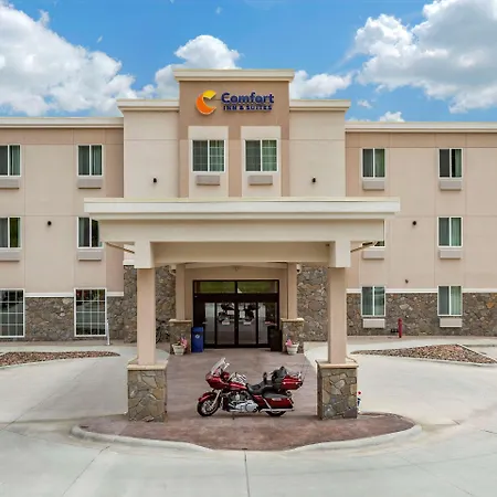 Comfort Inn & Suites Near Mt Rushmore-3