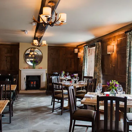 The White Hart, Overton-2