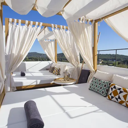 Gatzara Suites Santa Gertrudis-3
