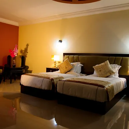 Queen Plaza Hotel-2