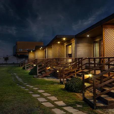 Penichepraia - Bungalows, Campers & Spa-3