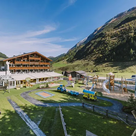 Kinder- & Gletscherhotel Hintertuxerhof-3