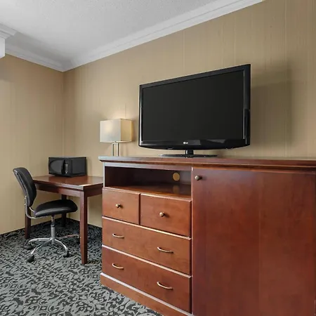 Quality Inn & Conference Centre Midland-2