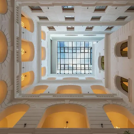 Mystery Hotel Budapest, Preferred Hotels & Resorts-3