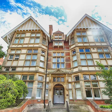 Yarrow Hotel-2