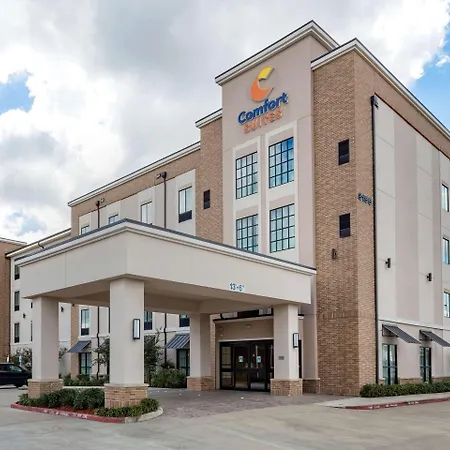 Comfort Suites Near Sam Houston Race Park-3